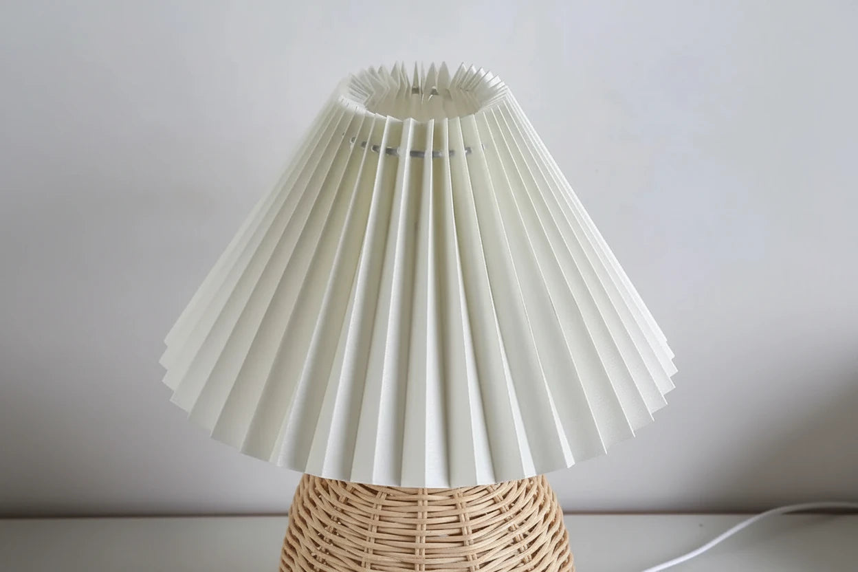 Lampe LED Tissu Plissé Rotin – Style Rétro USB